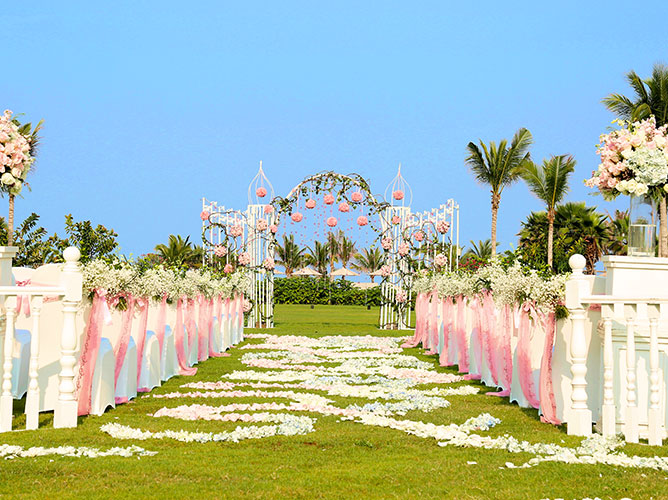 Sofitel Leeman Center lawn（理文索菲特中央草坪）