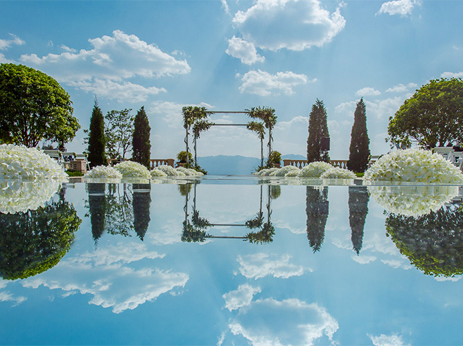 Hilton Fuxian Lake Swim Out（抚仙湖希尔顿水台）