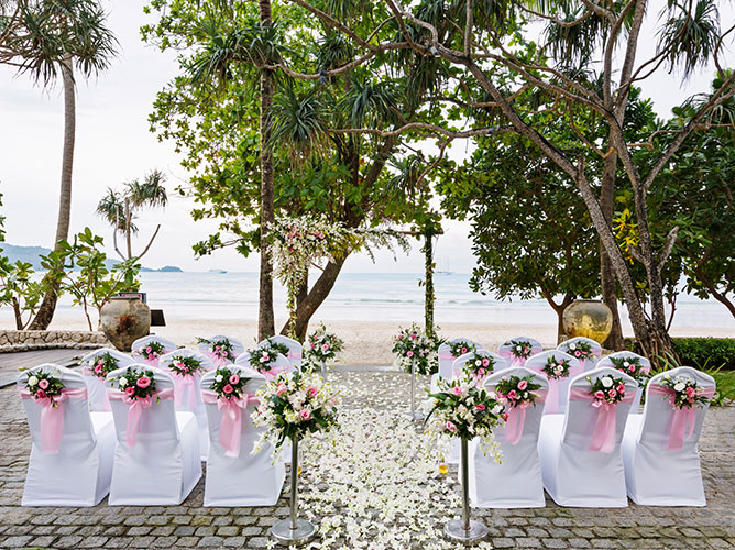 Impiana Patong Beach Front（迎碧安娜芭东海滩）