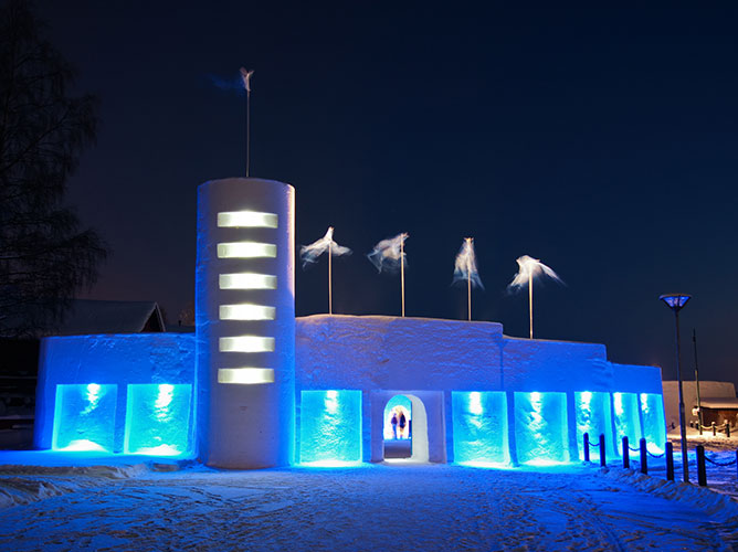 Snow Castle of Kemi（凯米冰雪城堡婚礼）