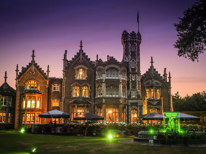 The Oakley Court（奧克利苑）