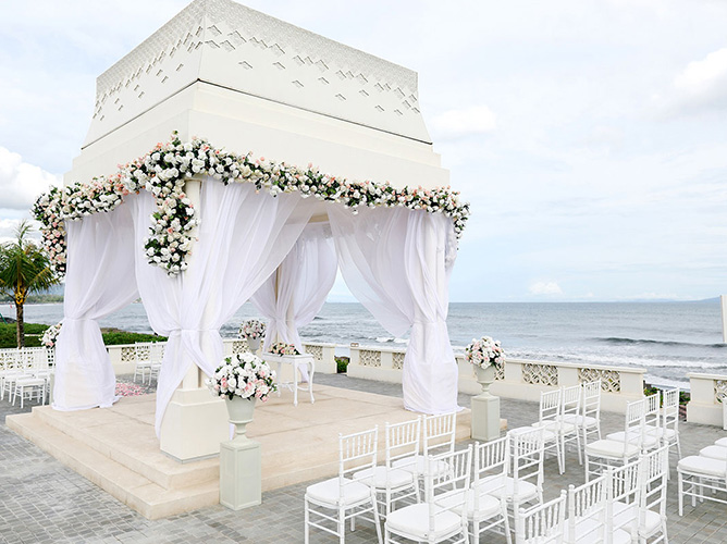 Rumah Luwih Ocean Chapel（鲁玛鲁斯海滨婚礼堂）