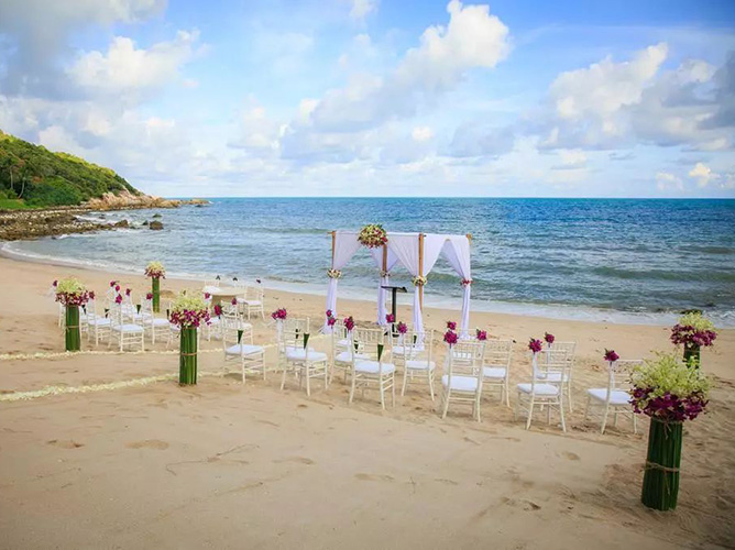 Outrigger Beach（奥瑞格沙滩）