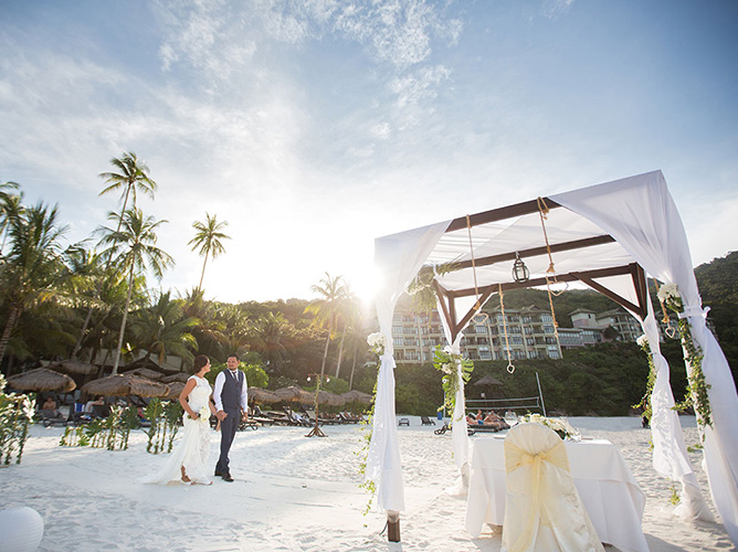 Taaras Beach Wedding（塔雅拉斯沙滩婚礼）